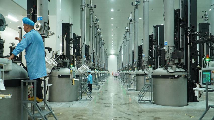 万千气象看四川｜百亿级新材料项目填补德阳太阳能发电设备制造空白