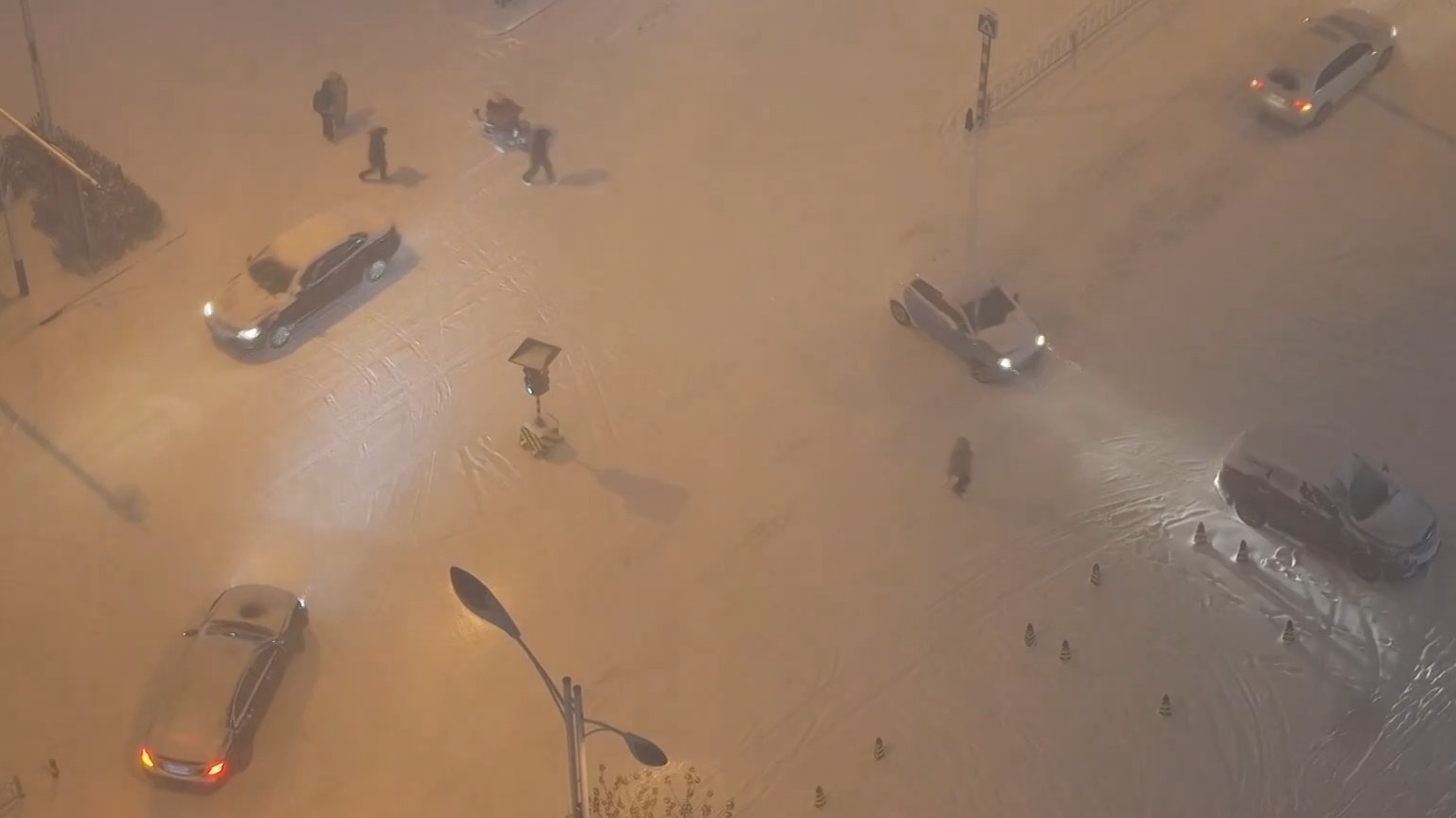 六预警齐发！多地进入雨雪最强时段 这些雪天出行技巧请记牢