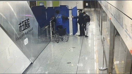 “有人可以来帮帮忙吗？她要生了！” 成都的春节，温暖时刻都在发生