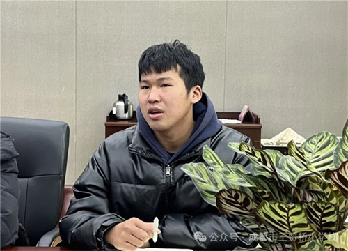 杜金山老师讲话照片.jpg