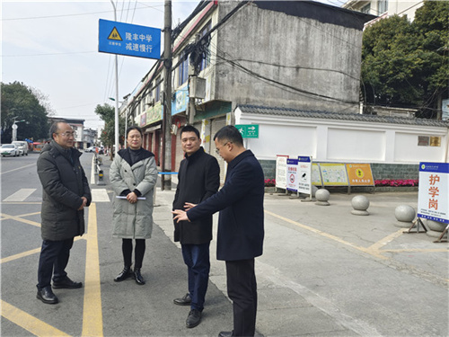 了解学校发展情况(3).jpg