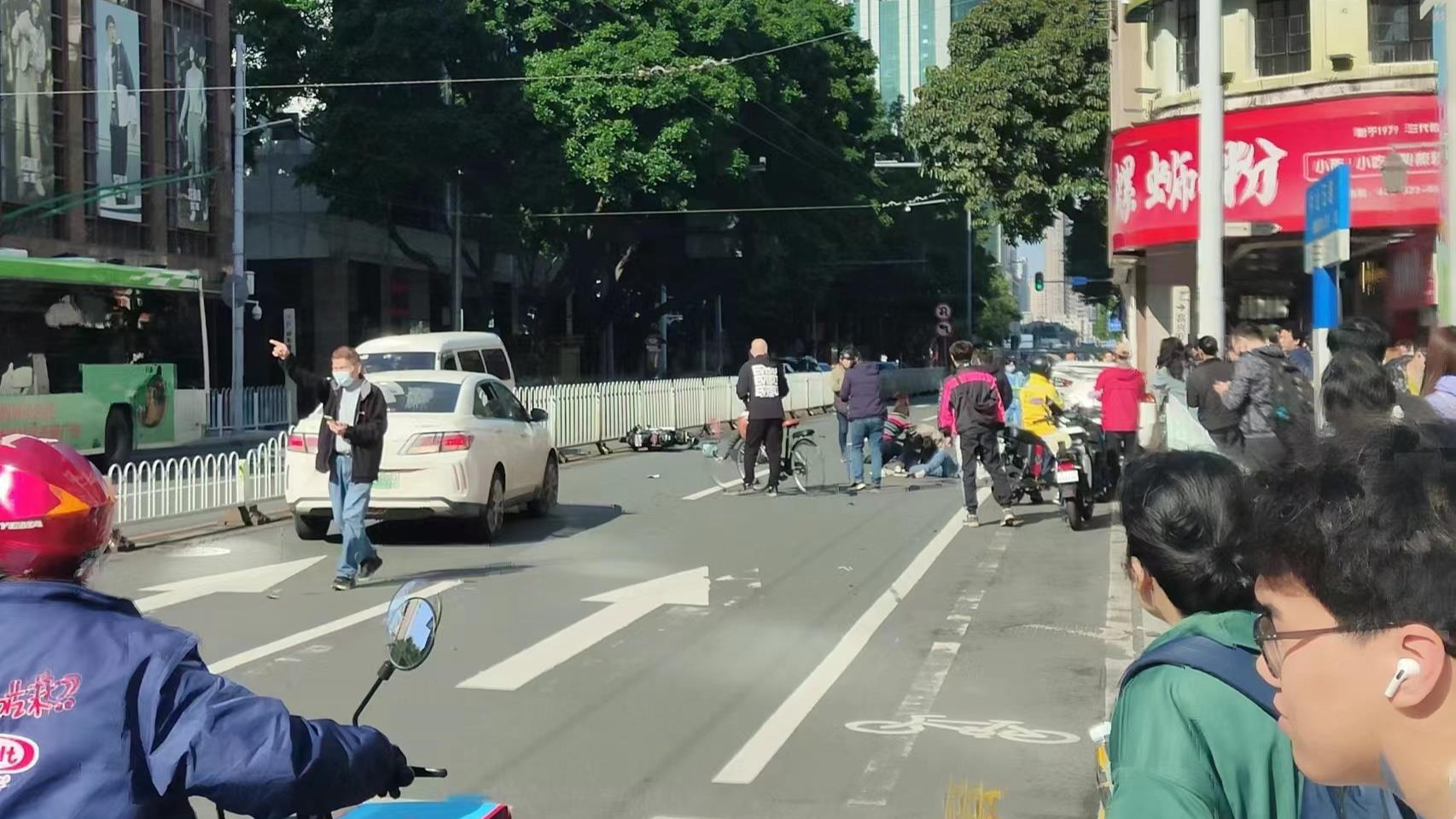 广州发生车祸致11人受伤，警方通报：肇事司机已被控制