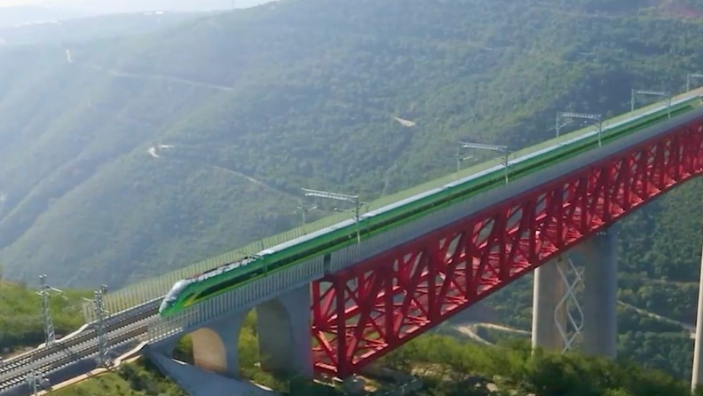 中老铁路累计发送旅客突破3000万人次 累计发送货物超3400万吨