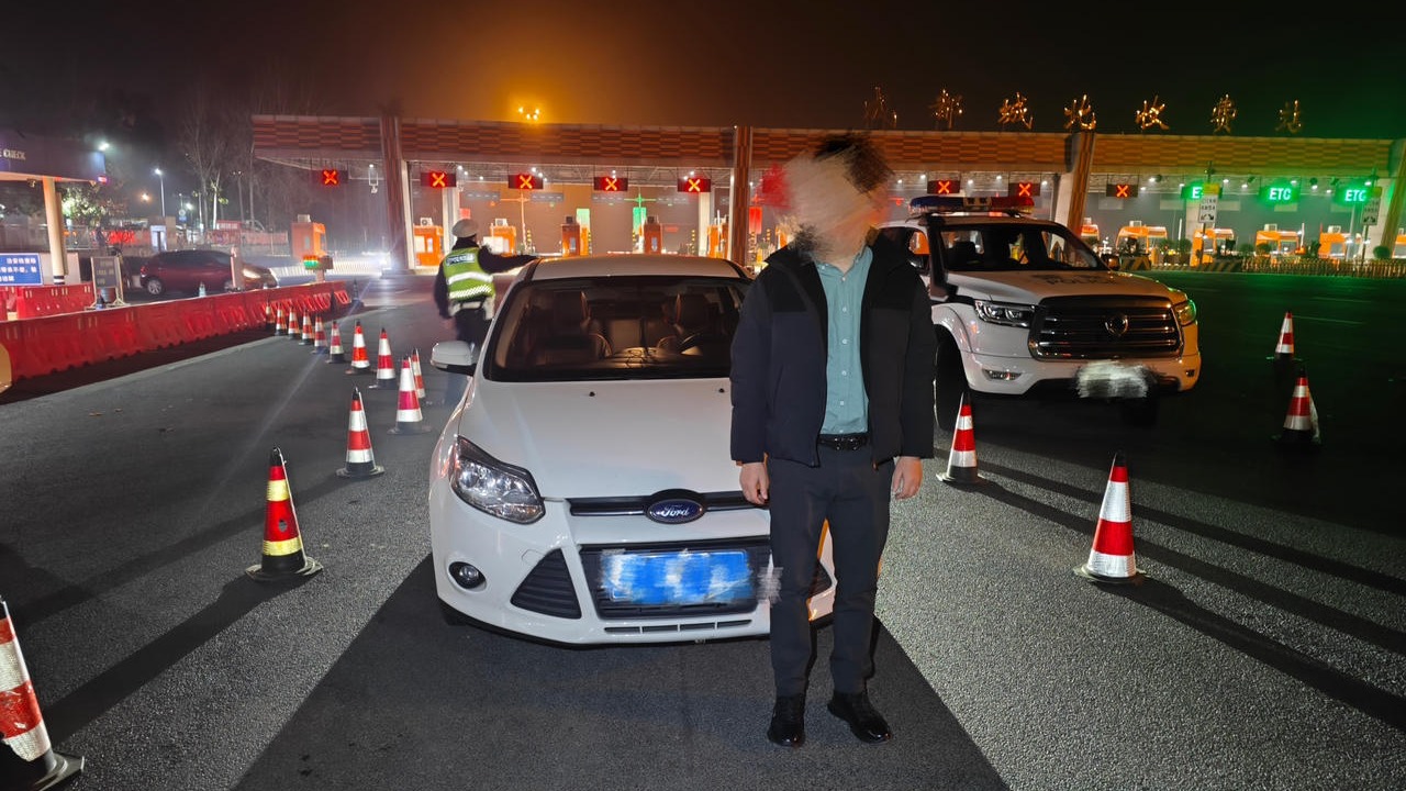 成都交警开展春季交通安全专项整治行动 曝光3起典型案例