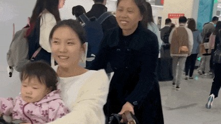 文明风景线｜​在成都邂逅城市温暖！女儿推轮椅妈妈坐地铁，爱心接力暖人心