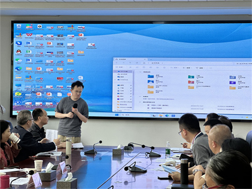 东部新区中心组李玉龙老师主持.jpg