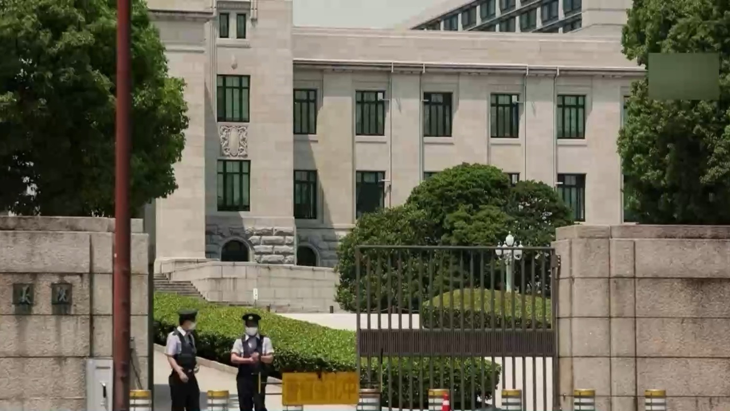 日元快速贬值 专家：日本经济不确定性增强