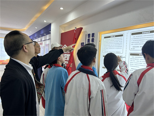 参观禁毒4.jpg