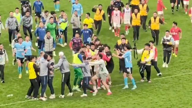 中国足协通报“大连广州发生暴力行为”：严肃处罚涉事俱乐部和球员