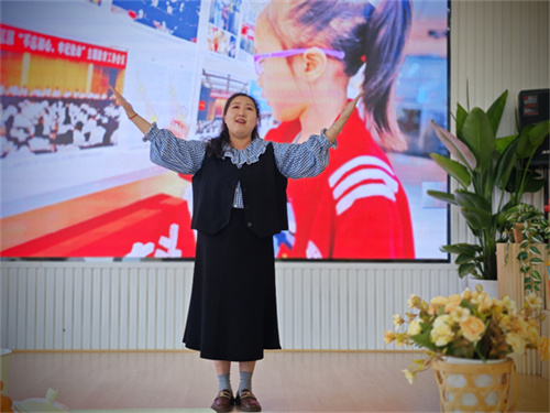 永宁幼儿园彭李雪《幼师如花花似你》.jpg