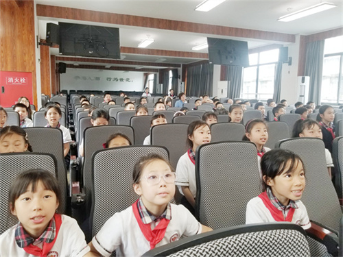 学生1.jpg