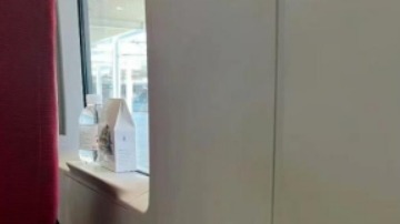 高铁买靠窗座位居然没有窗？12306回应！
