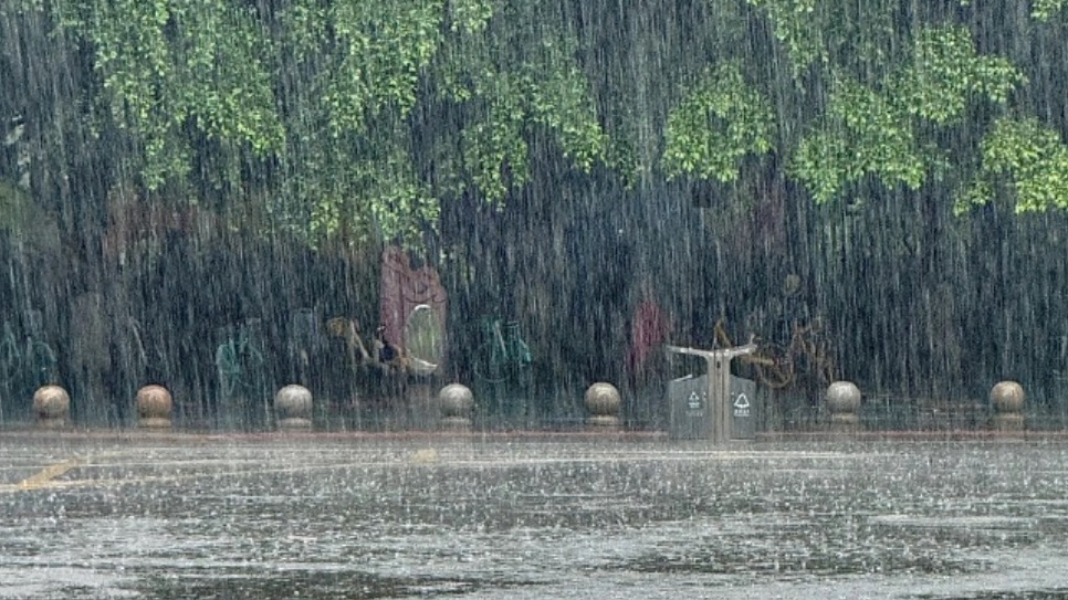 四川省气象台发布暴雨蓝色预警