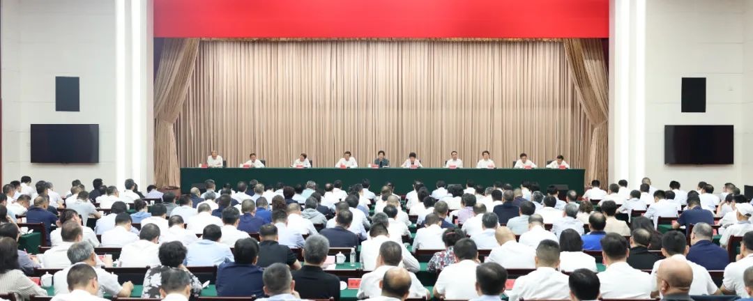 市委召开警示教育会，要求自觉以案促学以案促改以案促治，教育引导全市党员干部学纪知纪明纪守纪