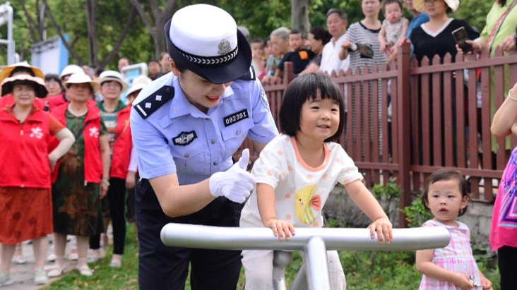 视频 | 成都首个户外交通安全主题公园开园！