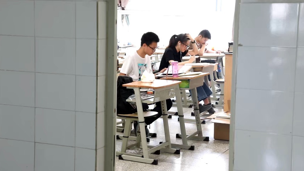1342万人报名参加2024全国高考 比去年增加51万人