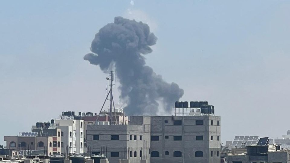 以军空袭加沙地带中部 已致超80人死亡