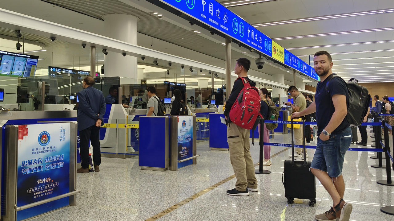 端午假期 成都航空口岸4.5万余人次出入境