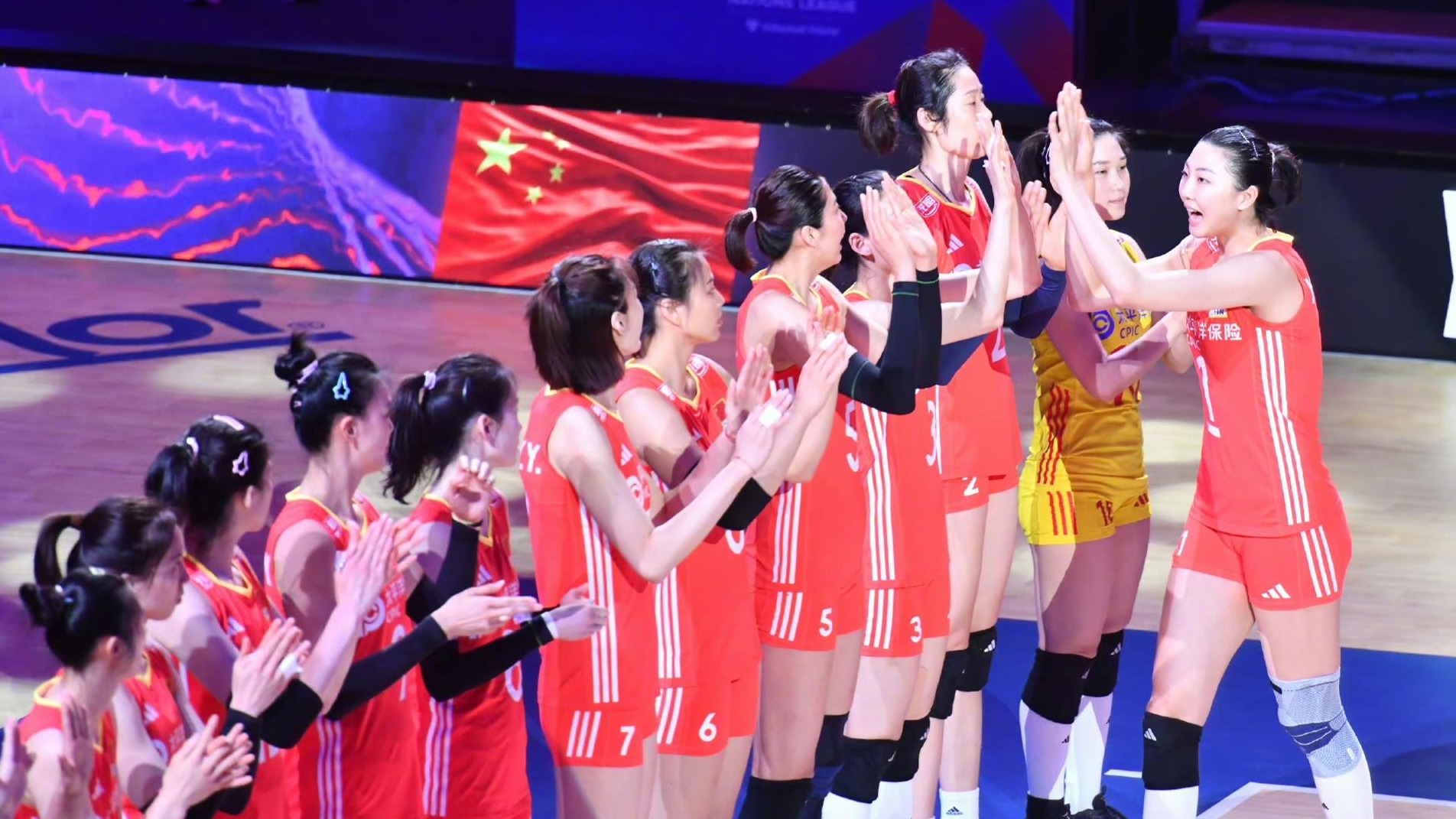 世联赛中国香港站开门红！中国女排3比0战胜保加利亚队