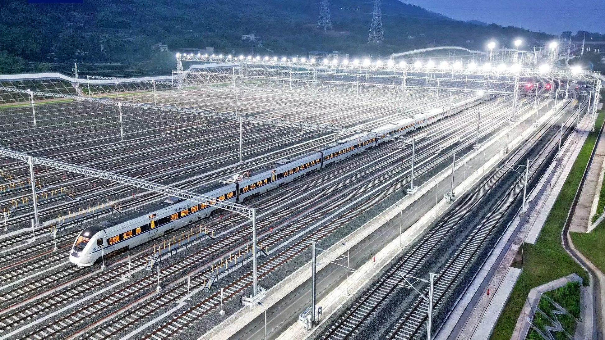 澎湃成都｜我国西南地区最大动车“体检中心”建成投用