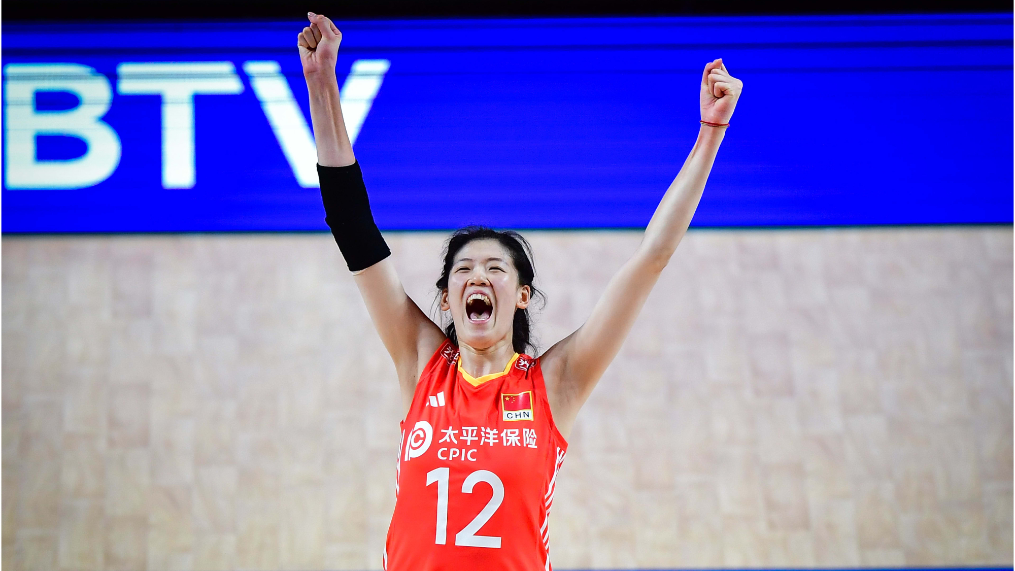 祝贺！中国女排3比0战胜波兰女排