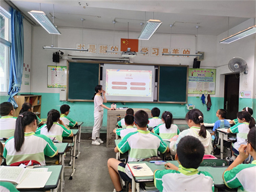 主题班会(2).jpg