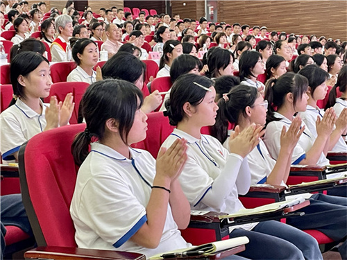 08-20240612青苏大讲堂-青羊区劳模工匠进校园示范宣讲活动在青苏职中举行(4).jpg