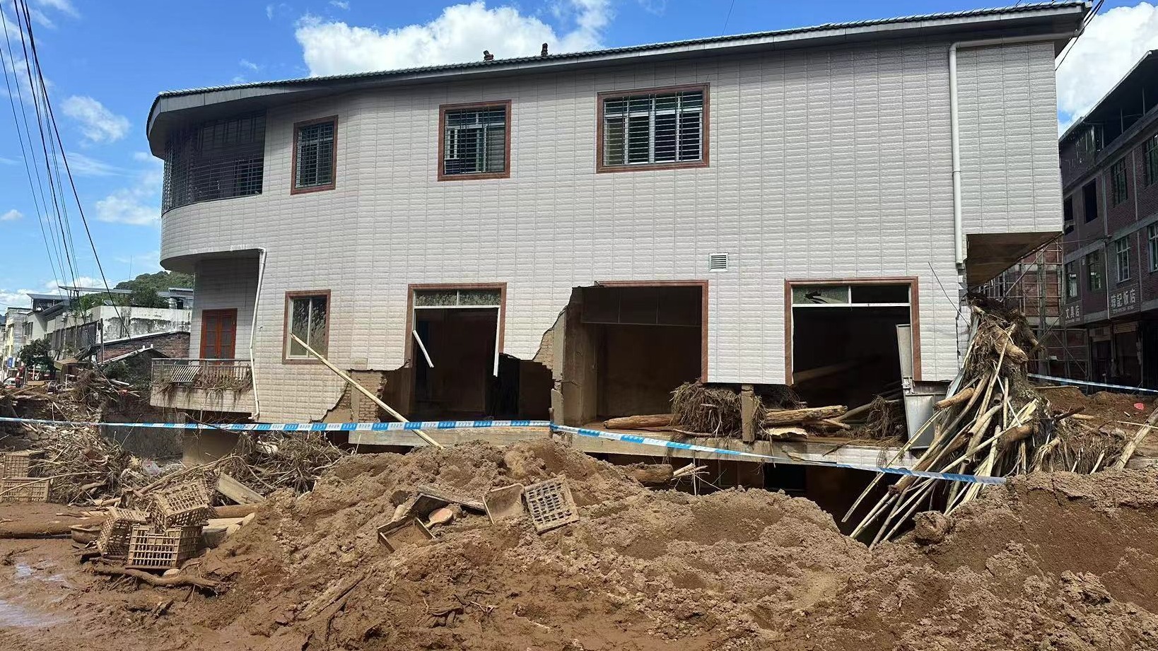 广东梅州平远县强降雨已造成38人遇难、2人失联