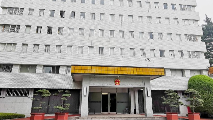 我使馆严正敦促：日方不要成为南海搅局者和肇事者