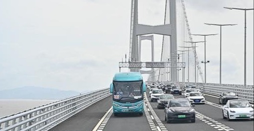 深中通道开通后日均1万人乘坐深中公交跨越珠江