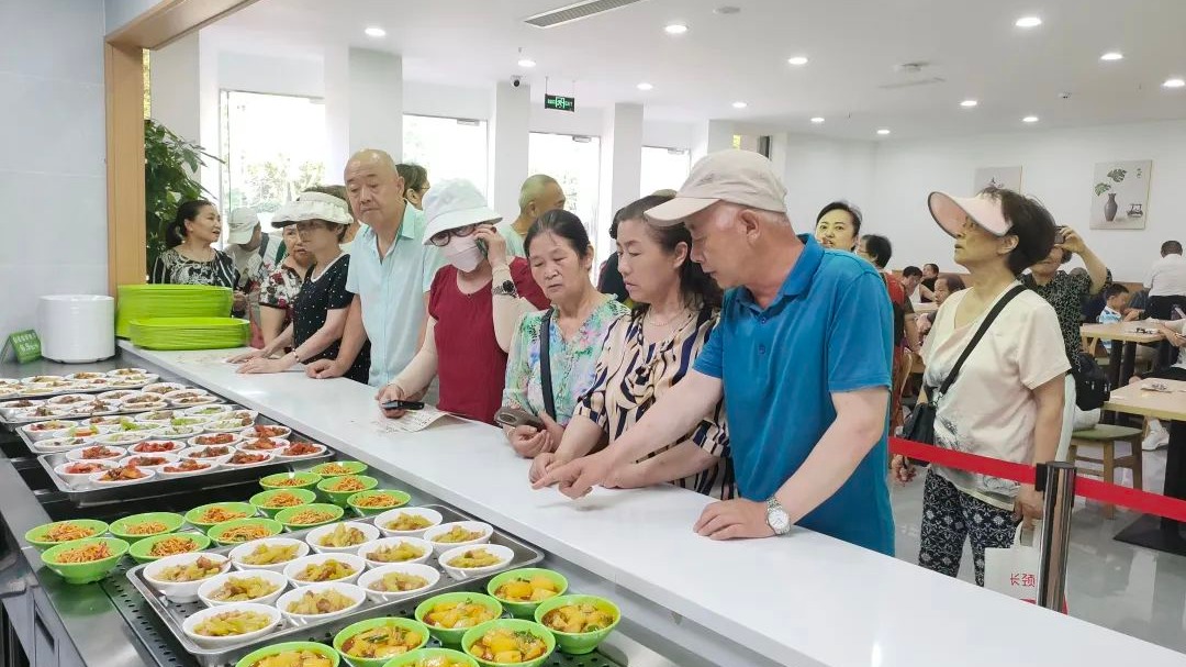 青羊社区食堂+1！在公园里吃食堂，好巴适！