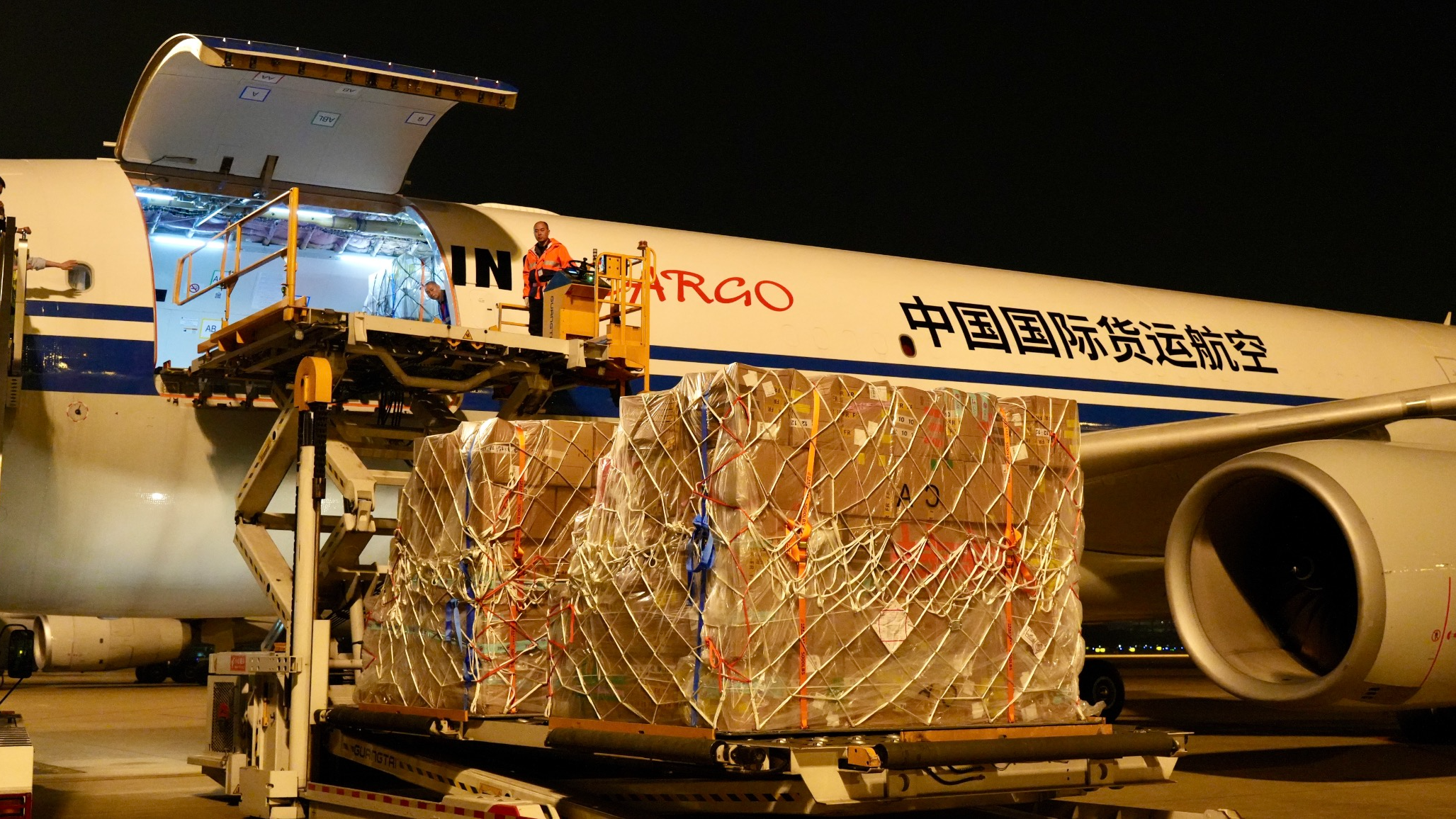 做优平台做大通道 成都双流空港口岸“带货”忙