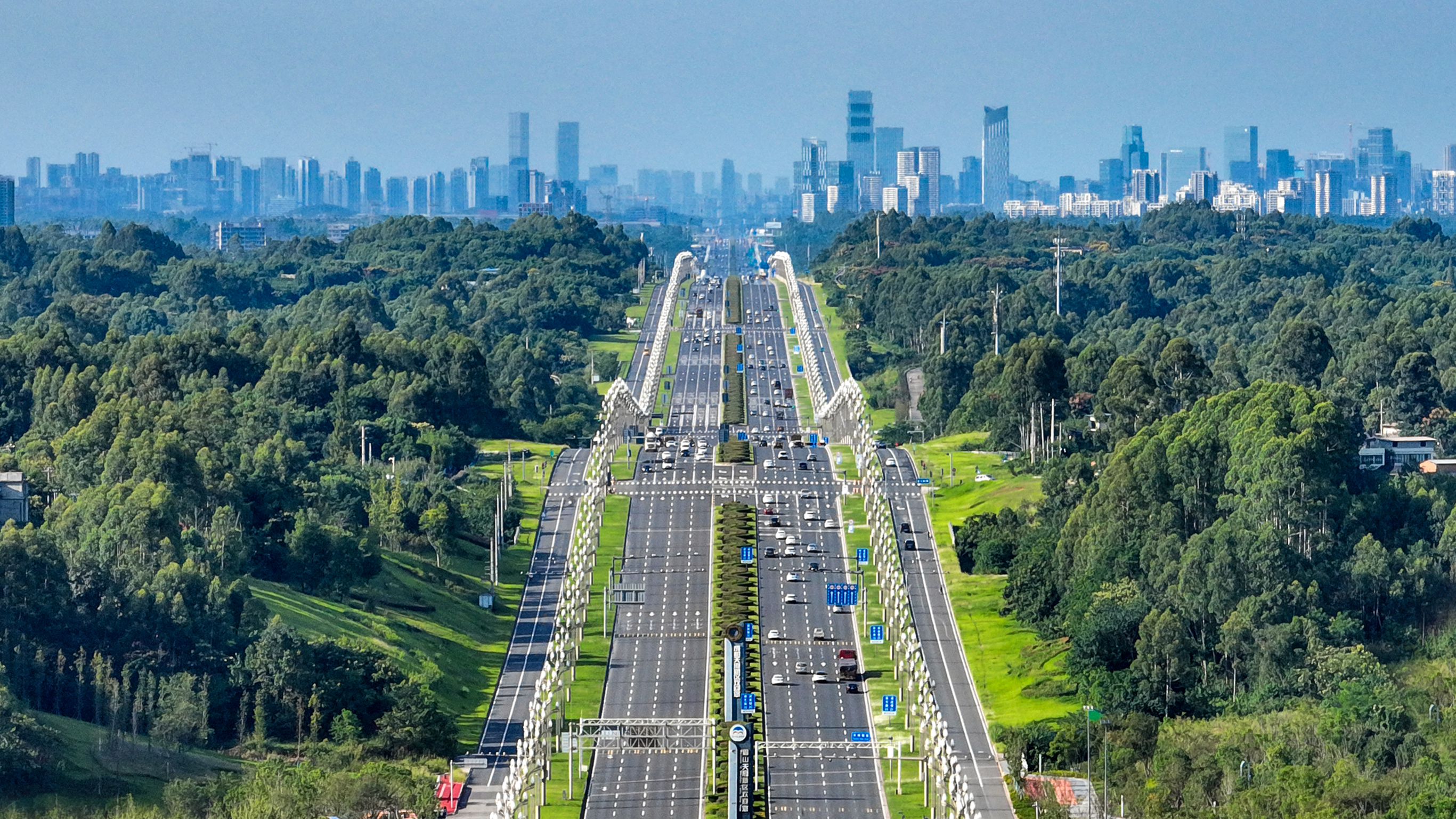 奋进强国路 阔步新征程｜雄途致远通千里 砥砺大道国运兴——新中国成立75周年交通运输发展成就综述