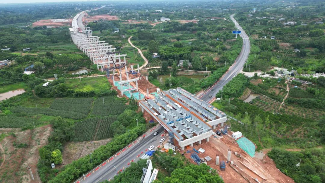 天眉乐高速跨视青路特大桥成功架设！