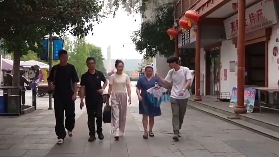 央媒看四川丨返乡青年的新职业：“直接封神”的旅拍定制师