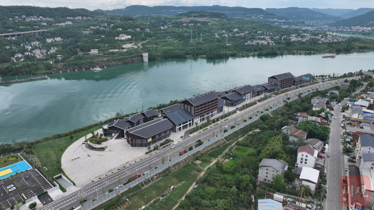 不懂就问——经济热点一线探访丨四川这个欠发达县，为何有400多名网络主播？