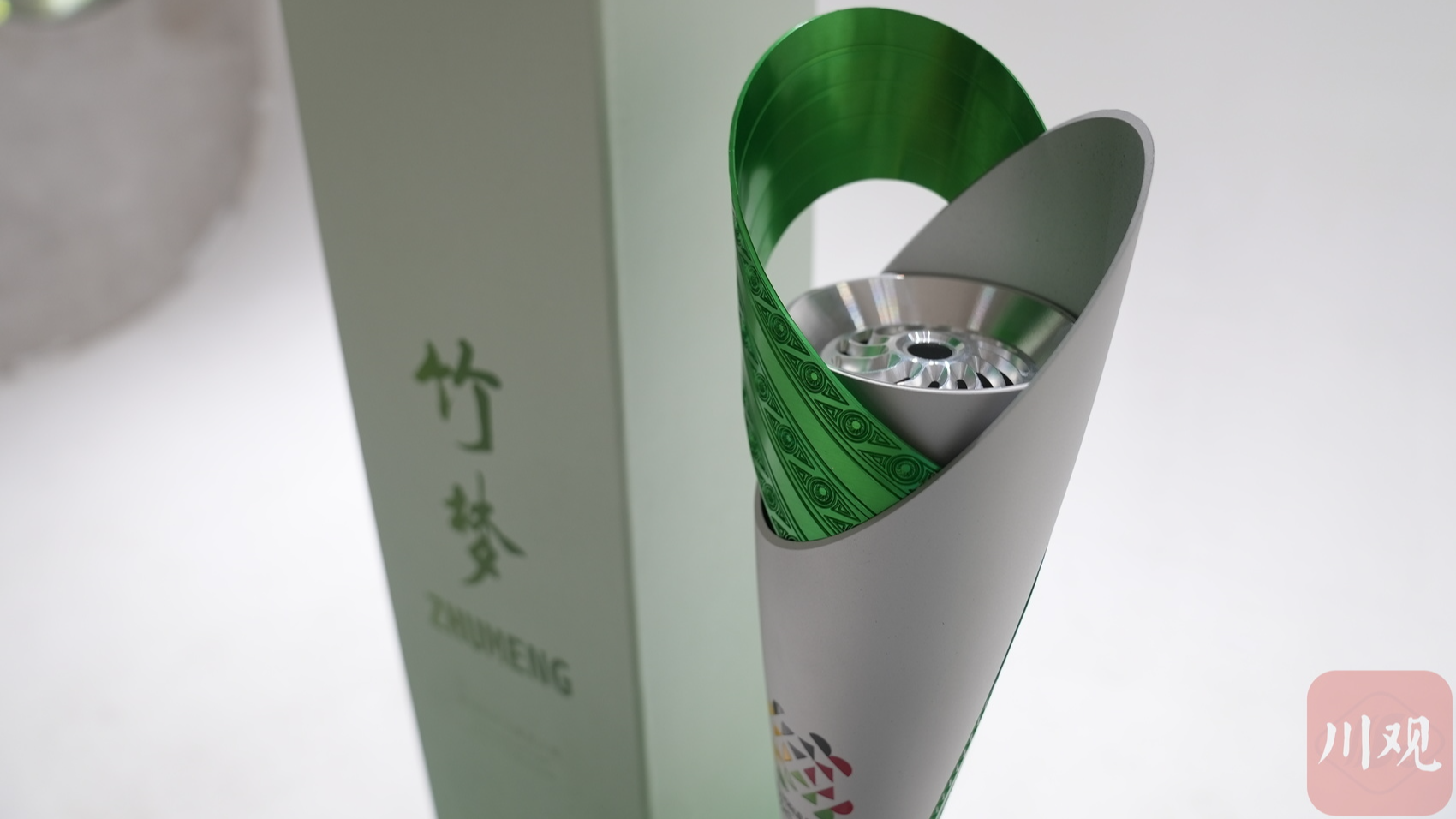 成都世运会采火棒，为啥要印一枚4500年前的指纹？