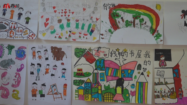 红马甲“化缘”记：农家书屋变身“文化粮仓”