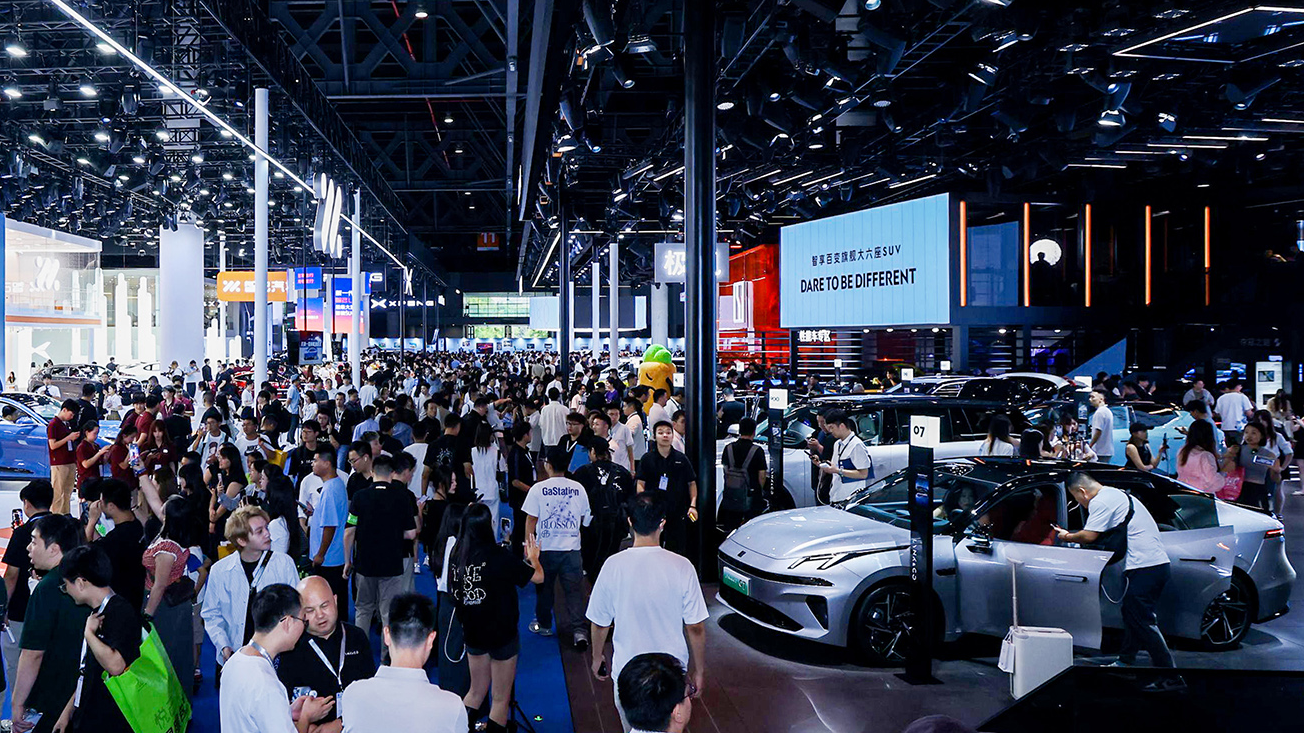 新势力争锋！2025成都国际车展今日开幕 自主品牌“包馆”亮相