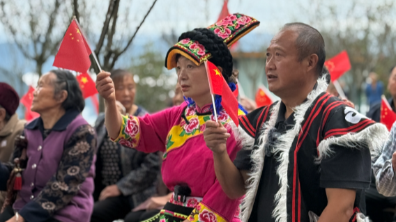 汶川地震获救男孩唐磊参加阅兵 父亲唐林：很激动 希望他在部队继续努力