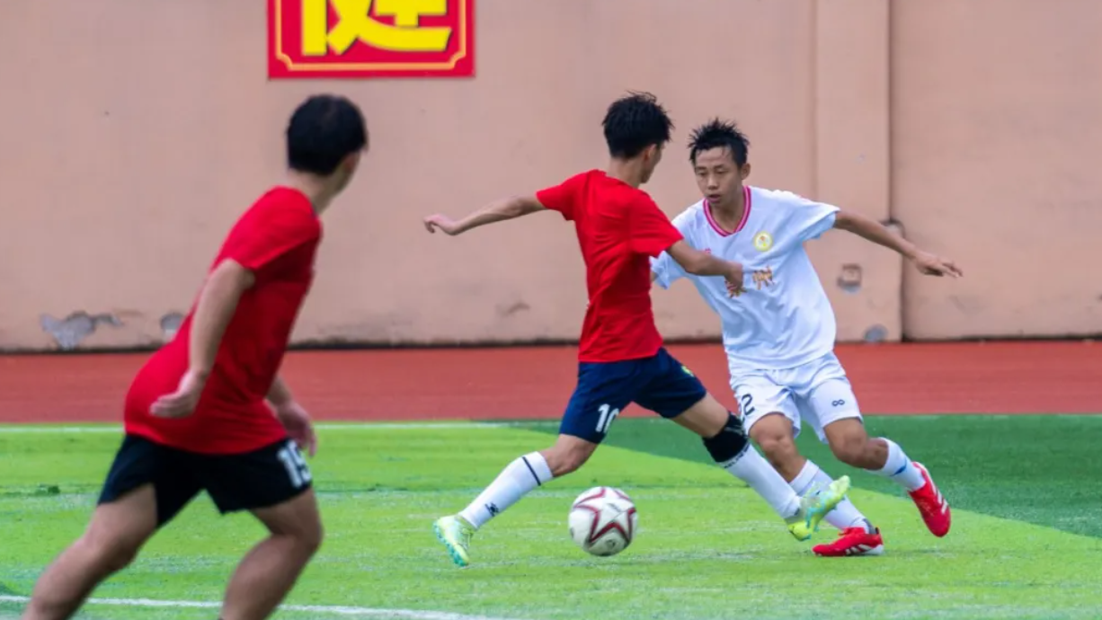 没有6万人的球场，就不能搞“川超”吗？