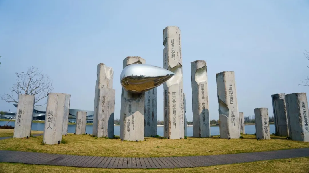 中国科幻之都，一群“斯巴达勇士”在热血对决