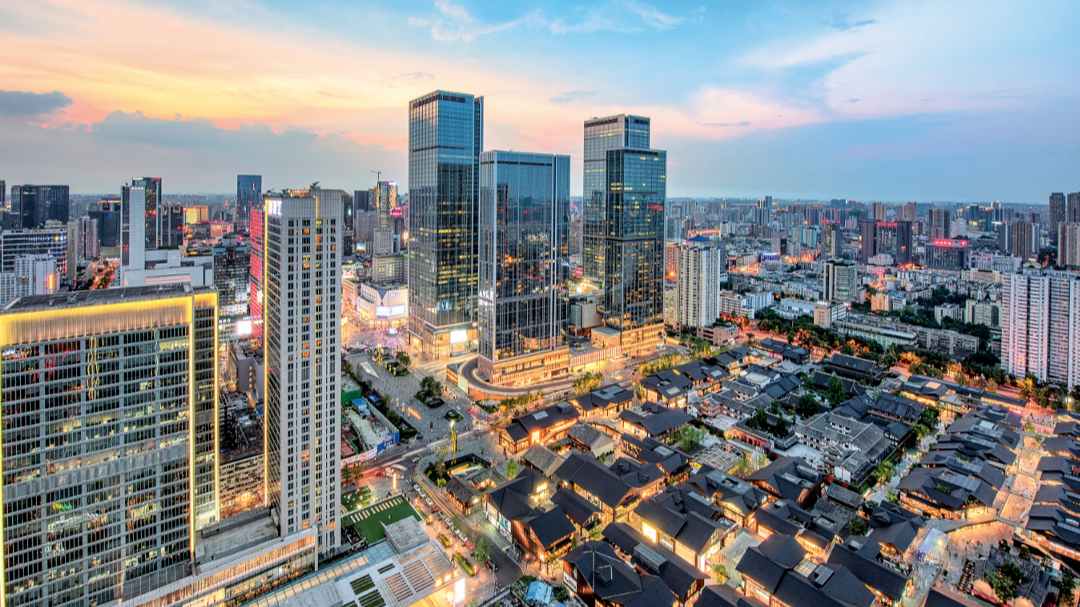 成都：迈向下一个“万亿级”