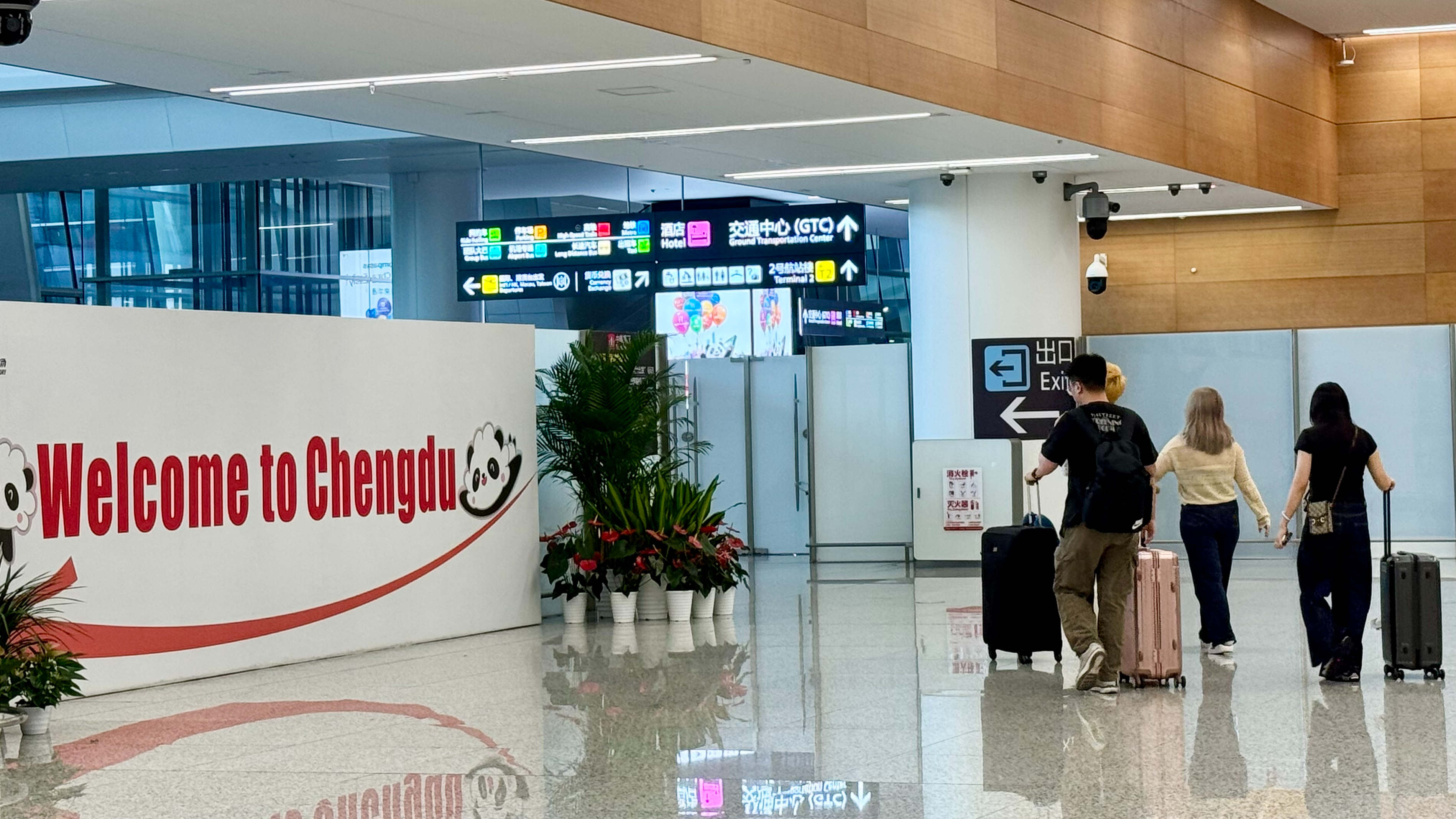 超长假期超便利！14万余人次在成都出入境感受“秒通关”