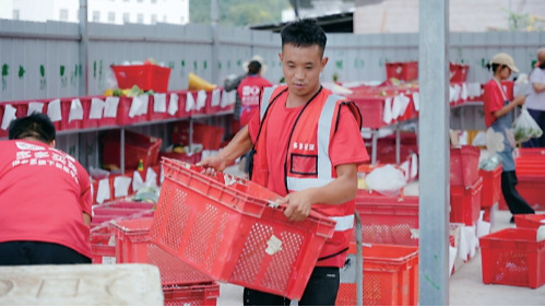 央媒看四川丨“小站点”托起共富梦——凉山小伙打造“配送版图”丰富邻里餐桌