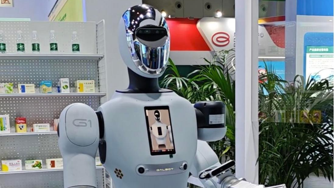 药房机器人、骨科手术机器人……高科技成果集体亮相首届西部健博会