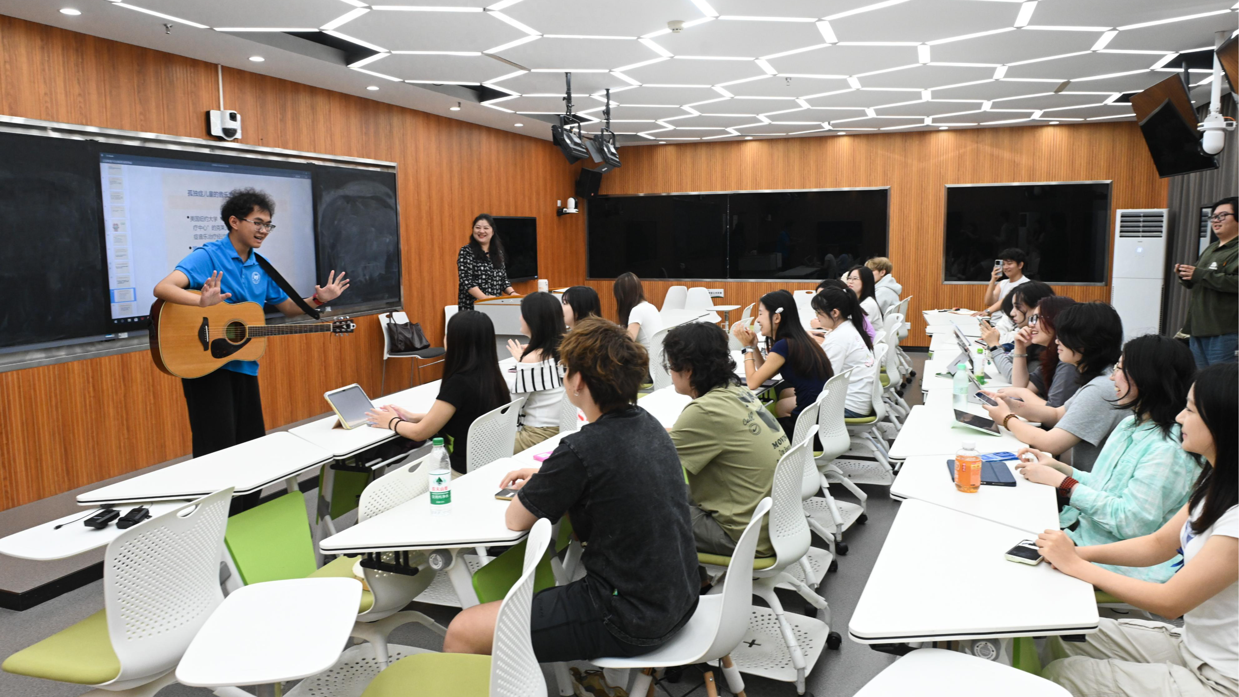 去川音get西南地区唯一专业 发现上课就是“集体疗愈”