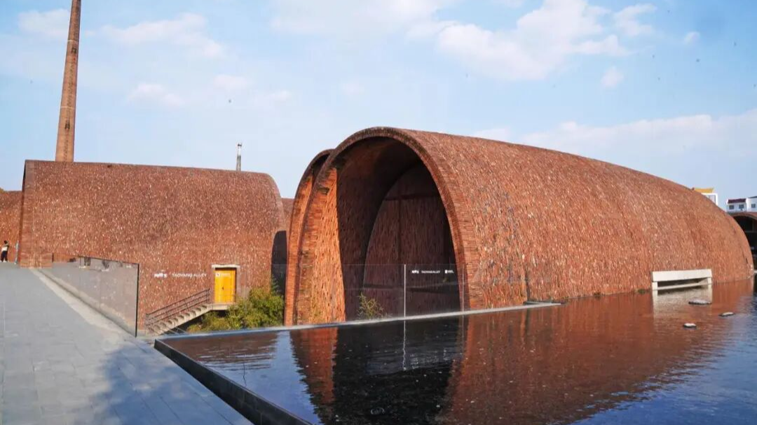 “某某哥”，别成地方文旅“孤勇者”