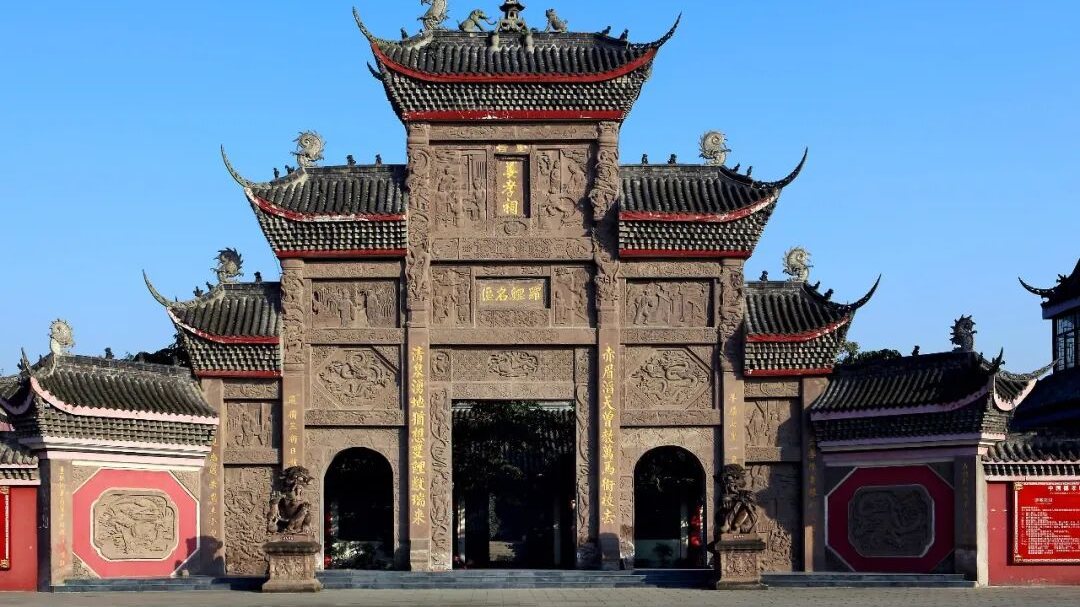 原来“孝心”真的能召唤锦鲤！来四川这座古镇看看