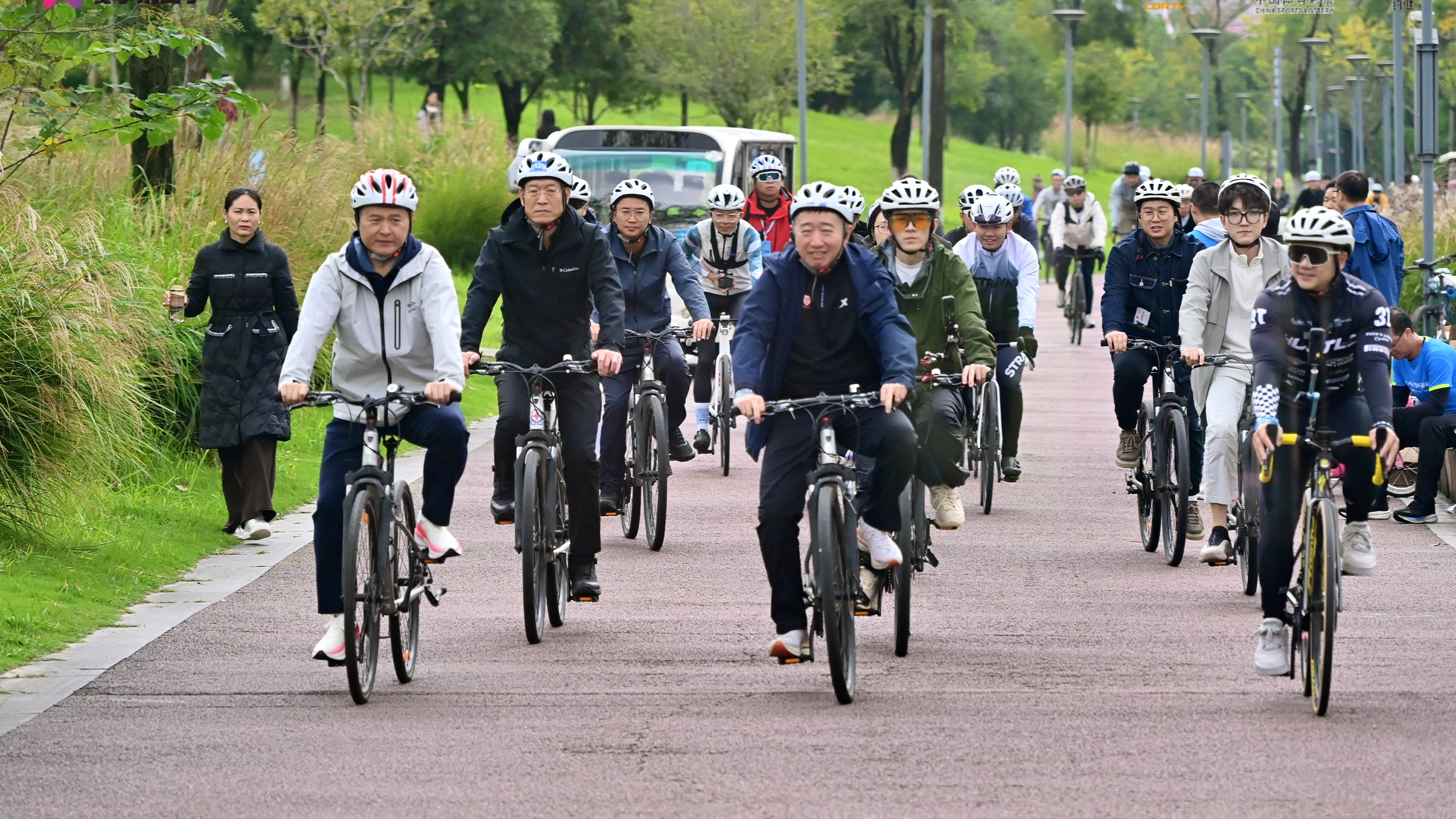 “骑遇中国·成都站”圆满举行，助力蓉城赛事消费活力升级